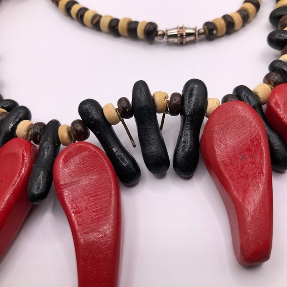 Vintage 80’s Parrot & Chili Pepper Wooden Beaded Necklace - Picture 3 of 6